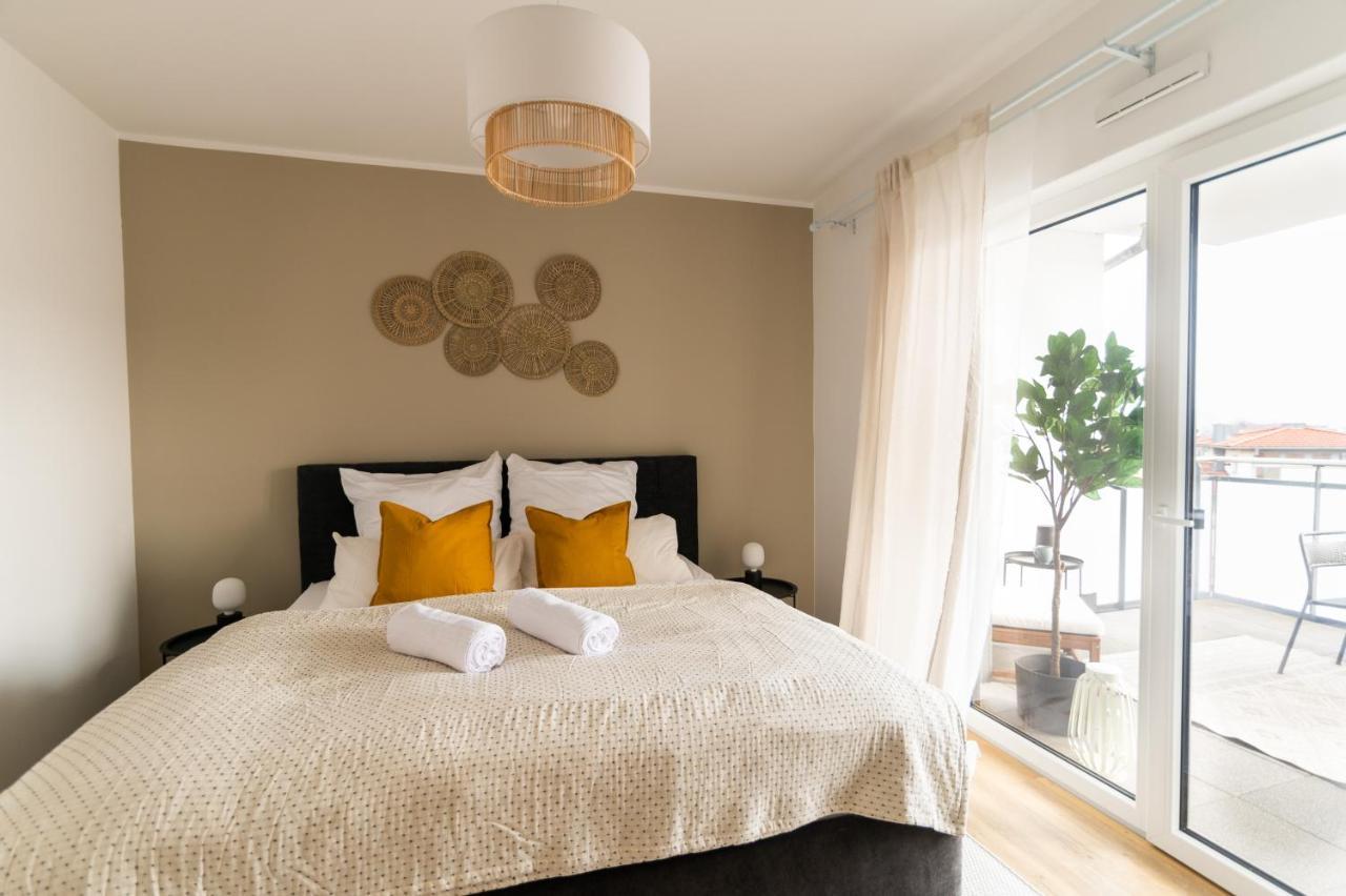 Dwellstay - Modernes Apartment I 55Qm I 2 Zimmer I Kueche I Bad I Terrasse I Tv I Wlan バート・ヘルスフェルト エクステリア 写真