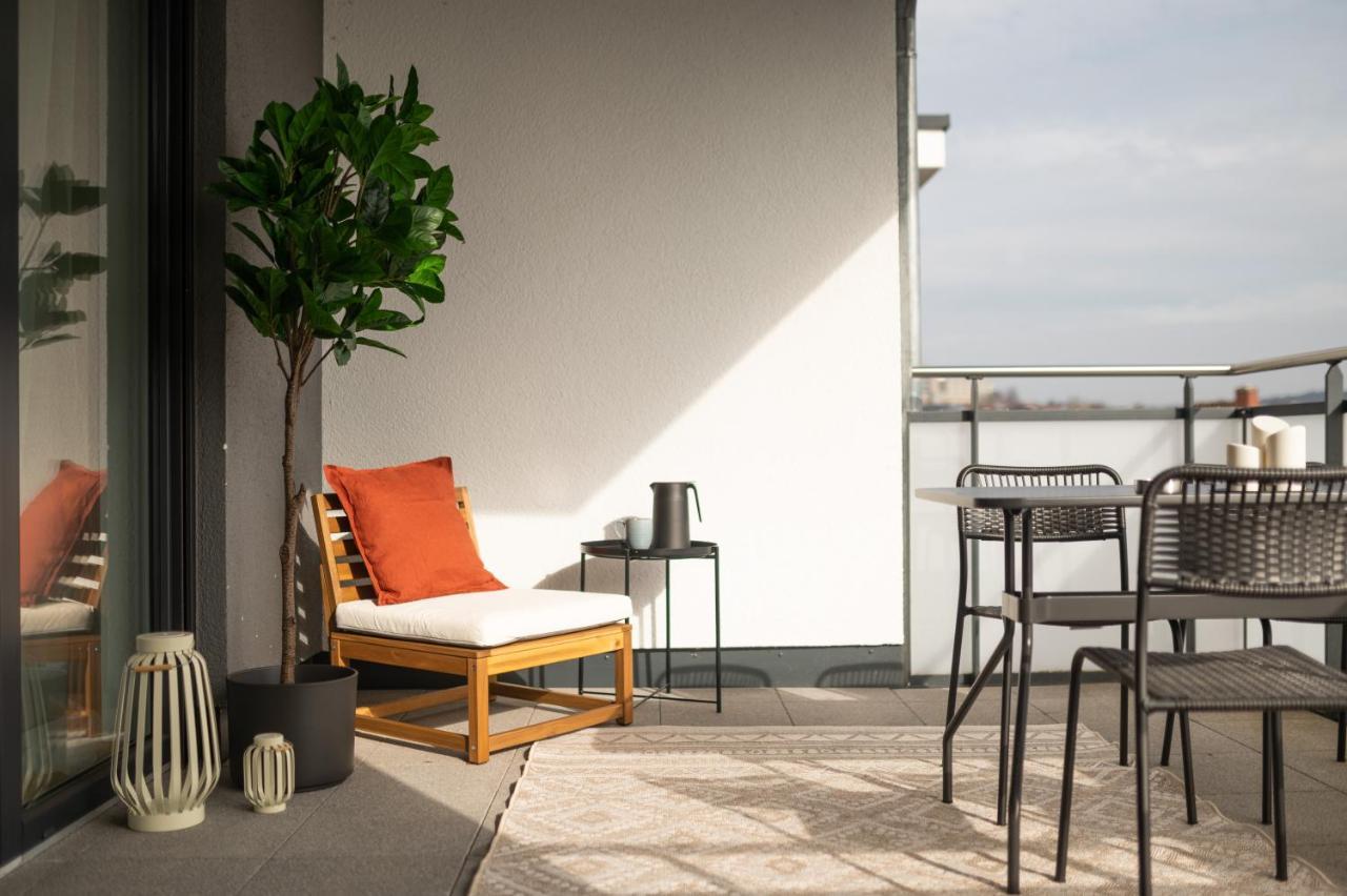 Dwellstay - Modernes Apartment I 55Qm I 2 Zimmer I Kueche I Bad I Terrasse I Tv I Wlan バート・ヘルスフェルト エクステリア 写真